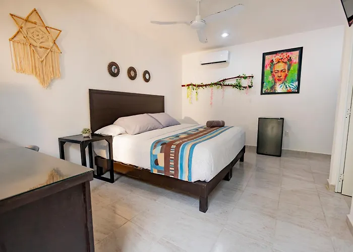 Hotel Palmas - Near The Puerto Morelos