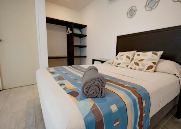 Hotel Palmas - Near The Puerto Morelos